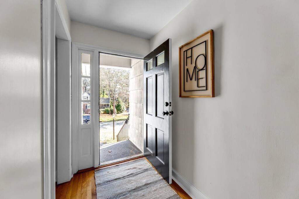 Villa Fully Renovated 4 Bed Buena Vista House Near Wfu Winston-Salem Esterno foto